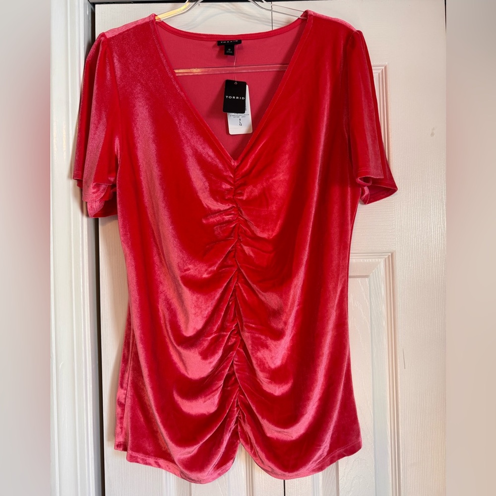 Torrid Hot Pink Velvet Ruched Short Sleeved Top, Size 0 (L/12) V Neck - Picture 2 of 10